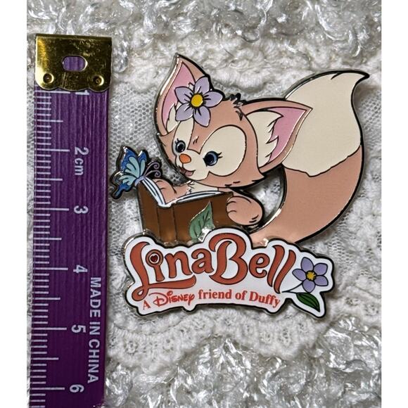 Duffy and Friends LinaBell Reading Book Pin Hong Kong Disneyland Badge 2022 HKDL - Picture 8 of 11